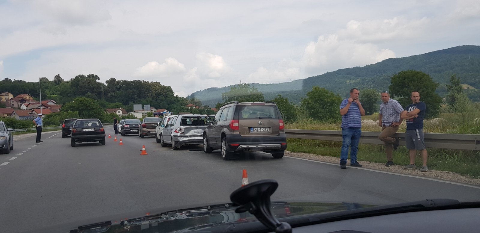 DOBOJ: Lančani sudar kod Šoping centra Belamionix, stvorila se velika gužva (FOTO)