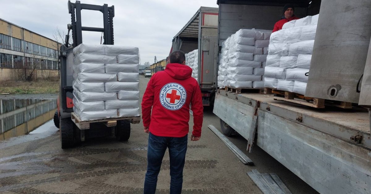 Vlast osiromašila građane lošim radom, sada dijele brašno kao spas za svoj neuspjeh