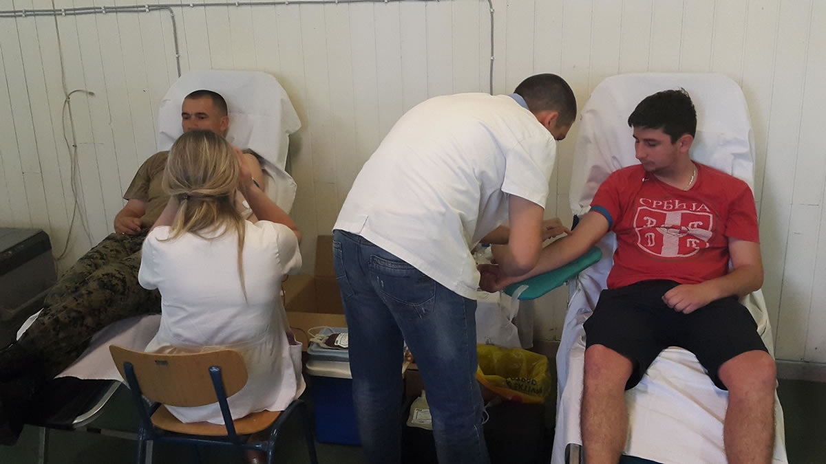 OKOM KAMERE: Organizovana zajednička akcija darivanja krvi
