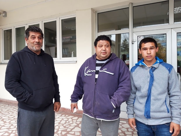 DOGOVORENI ROMSKI BRAK PRED SUDOM: Mlada (12) htela da se uda, od mladoženjinih tražili i zlatni “Armani” prsten