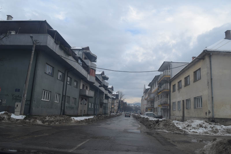 PUTEVI: Oprez - vlažni kolovozi i poledica