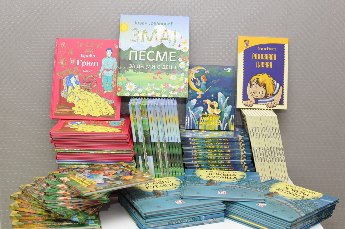DOBOJ: Poklonjeno 300 knjiga za sedam školskih biblioteka