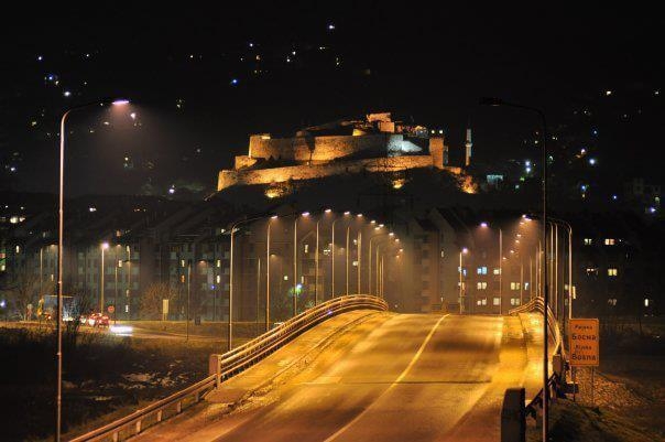 DOBOJ: Firme bliske vlasti “osvjetljavaju” grad