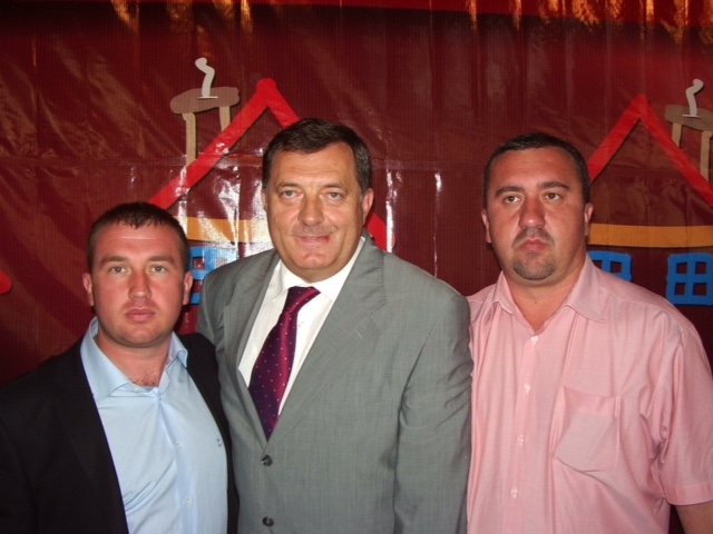 NAJVEĆA PARTIJA U RS OSTAJE BEZ ČLANSTVA U DOBOJU Nekadašnji Dodikovi prvaci sada perjanice Pavića i Maksimovića