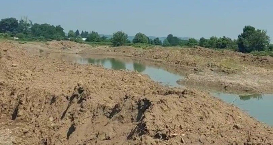 SKANDAL U DOBOJU: Cinkaona optužena za nekontrolisano izlijevanje otpada, ekološki aktivisti uznemireni!