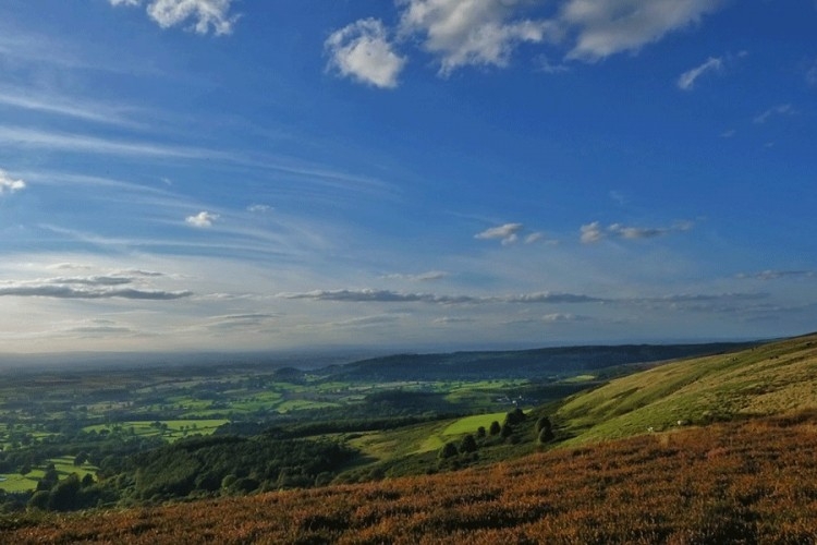 VRIJEME: I danas sunčan i natprosječno topao dan