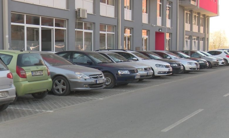 DOBOJ: Grad raspolaže sa 1460 obilježenih parking mjesta (VIDEO)