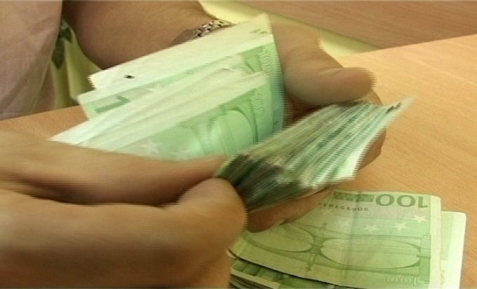 MOGUĆA REFORMA PDV SISTEMA: Mogući veći porezi na uvoz luksuzne robe (VIDEO)