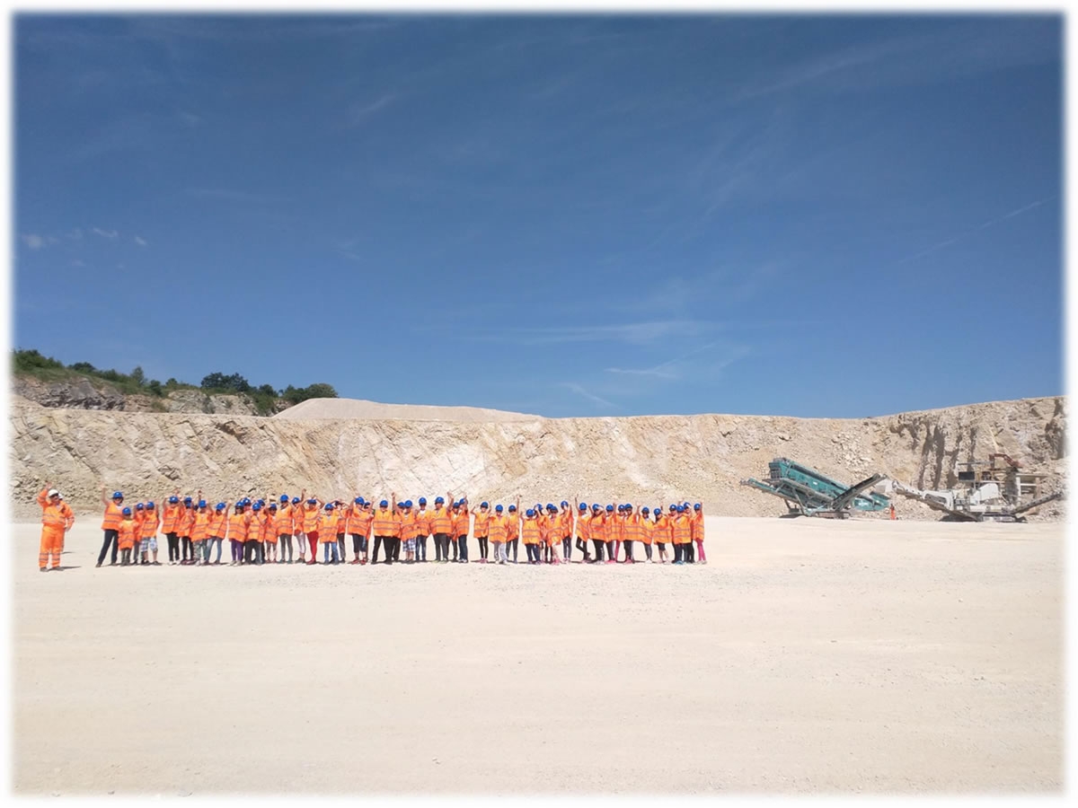 DOBOJ: Učenici 4 razreda JUOŠ "Vuk Stefanović Karadžić" na terenskoj nastavi u fabrici kreča Carmeuse (FOTO)