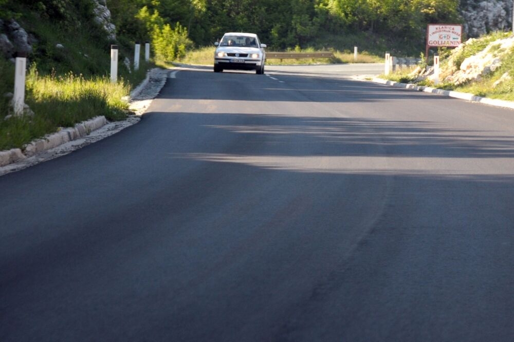 PUTEVI: Suvi kolovozi, umjerena frekvencija vozila