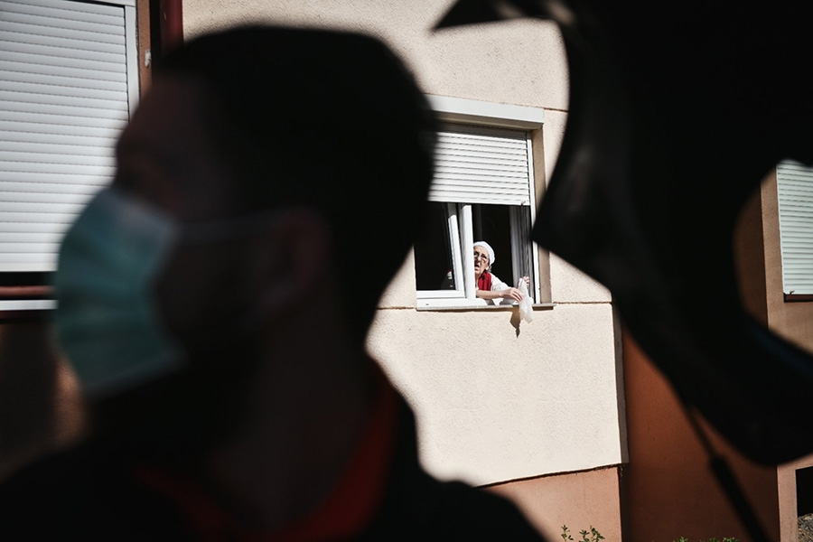 ĆUTE IZ STRAHA Bez diskriminacije onih kod kojih postoji sumnja na korona virus ili su zaraženi