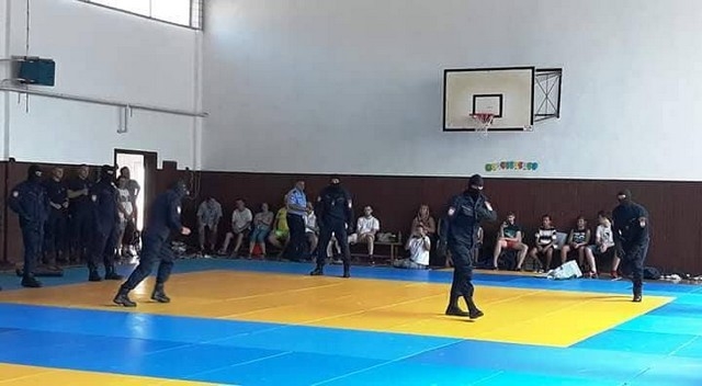 PETROVO: Policija prikazala određene borilačke vještine džudistima (FOTO)