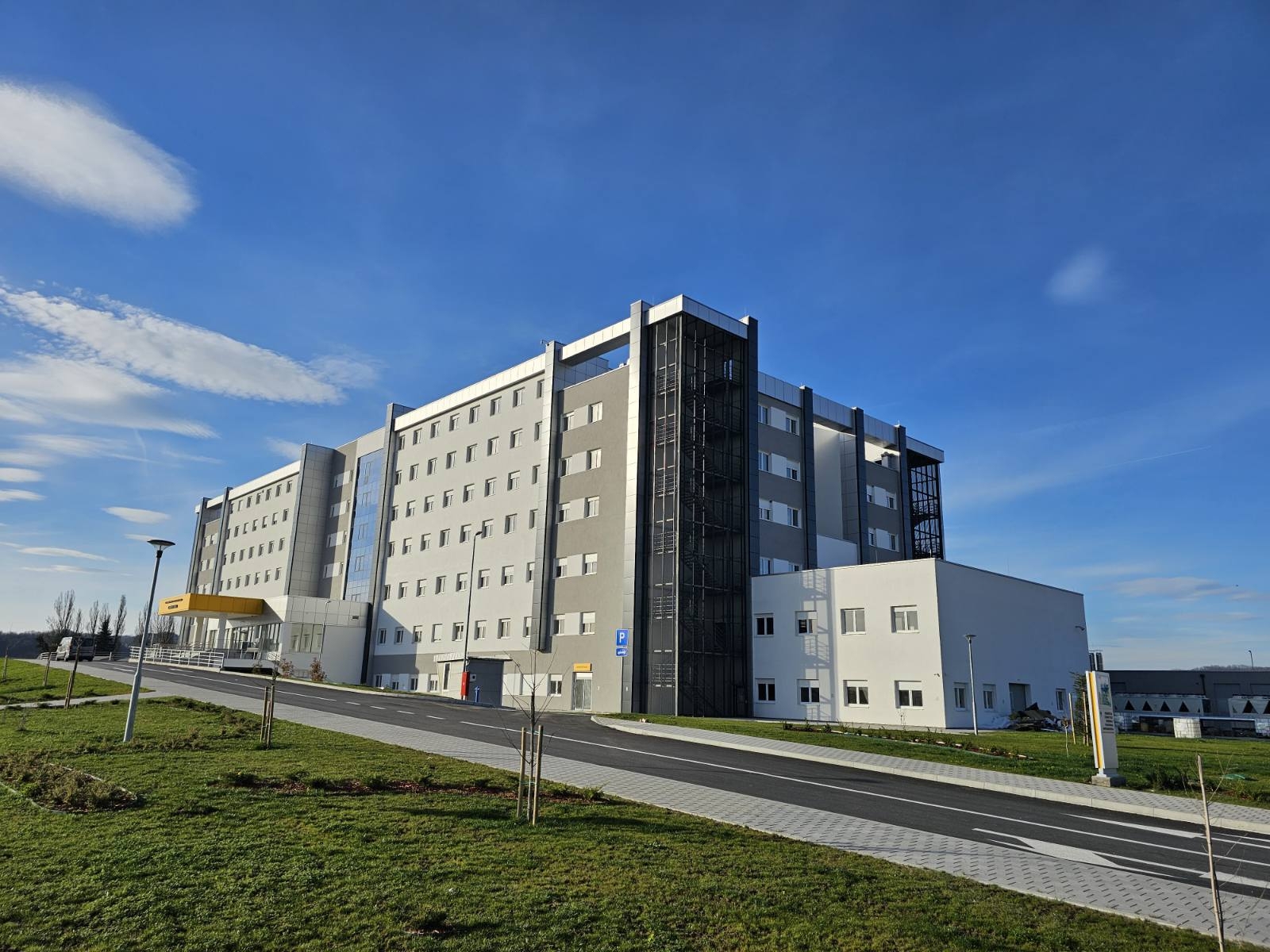 OBAVJEŠTENJE PACIJENTIMA: Brojevi za zakazivanje pregleda u internističkim službama bolnice