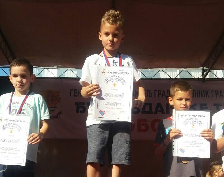 DOBOJ: Stefan Ćuković najbrži na Đurđevdanskim trkama (VIDEO)