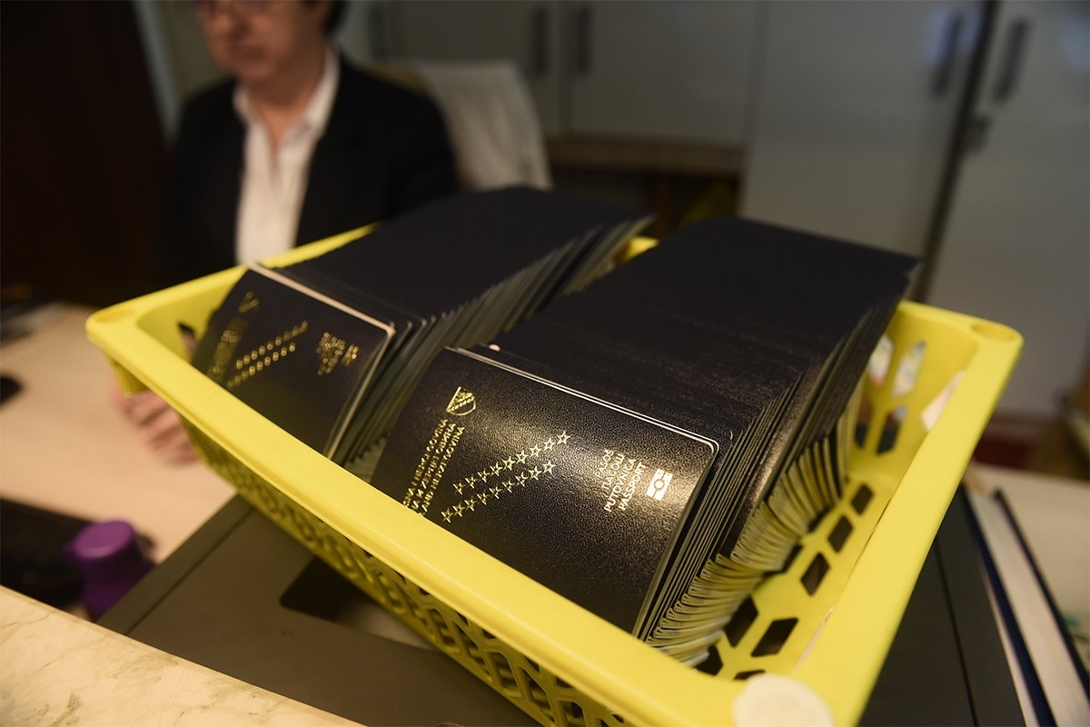 Osim pasoša, na ledu i lične i vozačke