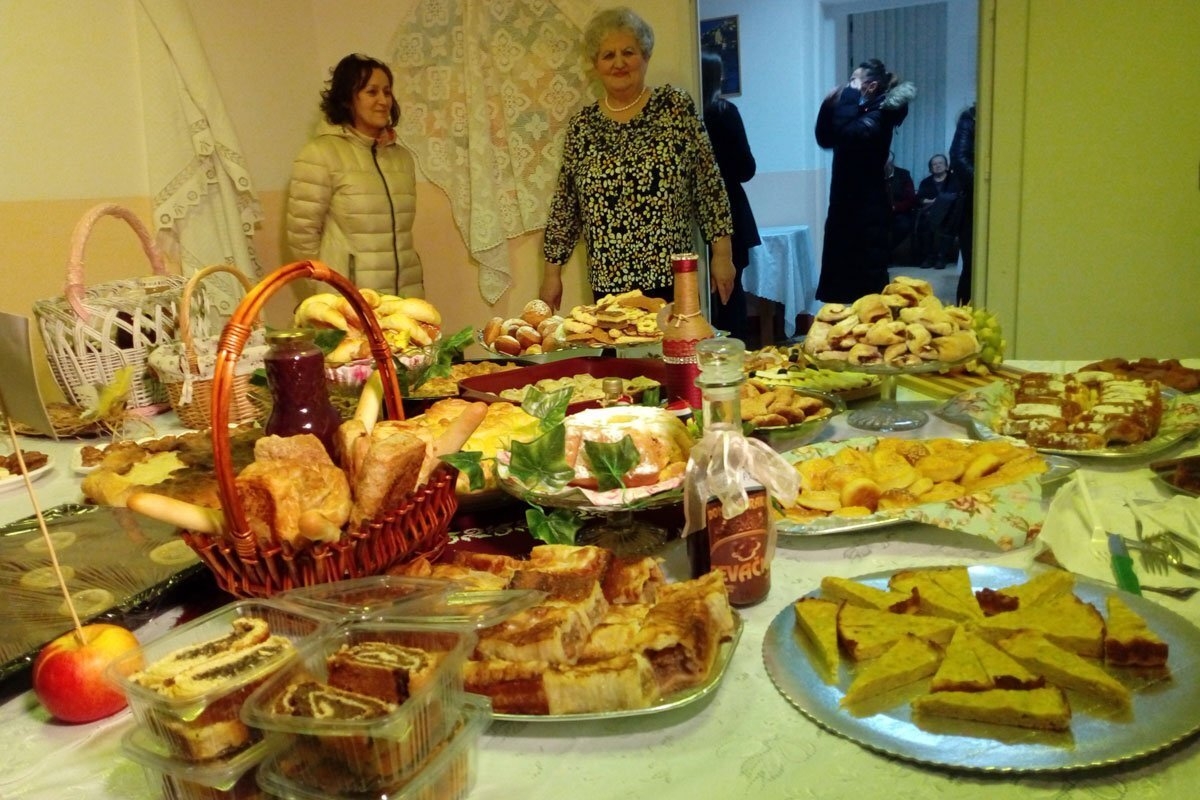 "GASTRO-FEST" U DOBOJU: Slasni zalogaji vraćaju u djetinjstvo