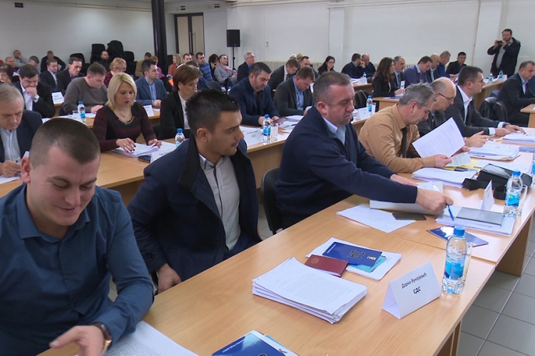 DOBOJ: Zašto ćute odbornici pozicije?