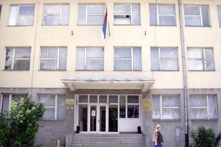 DOBOJ: Osuđen na pet i po godina, zajedno pili, pa ga opljačkao