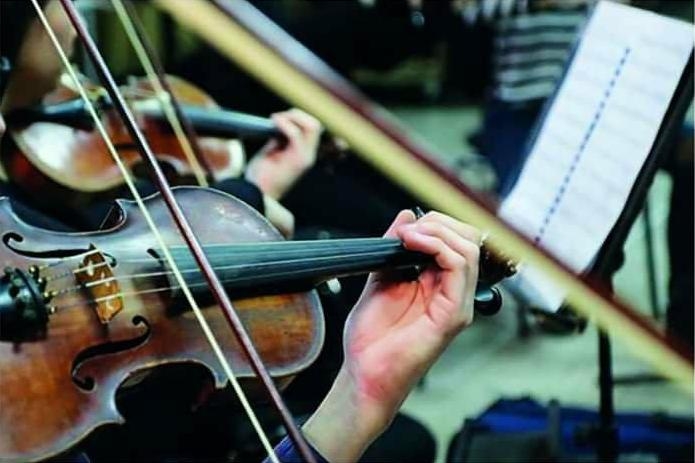 DOBOJSKI INFO NAJAVLJUJE: Proljećni koncert gudača banjalučke Akademije