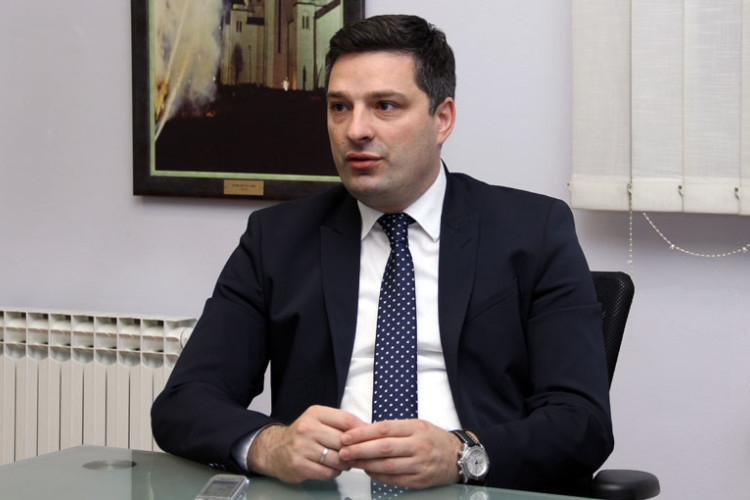 TEK SMO UŠLI U KRIZU Rast plata i penzija neće smiriti krizu