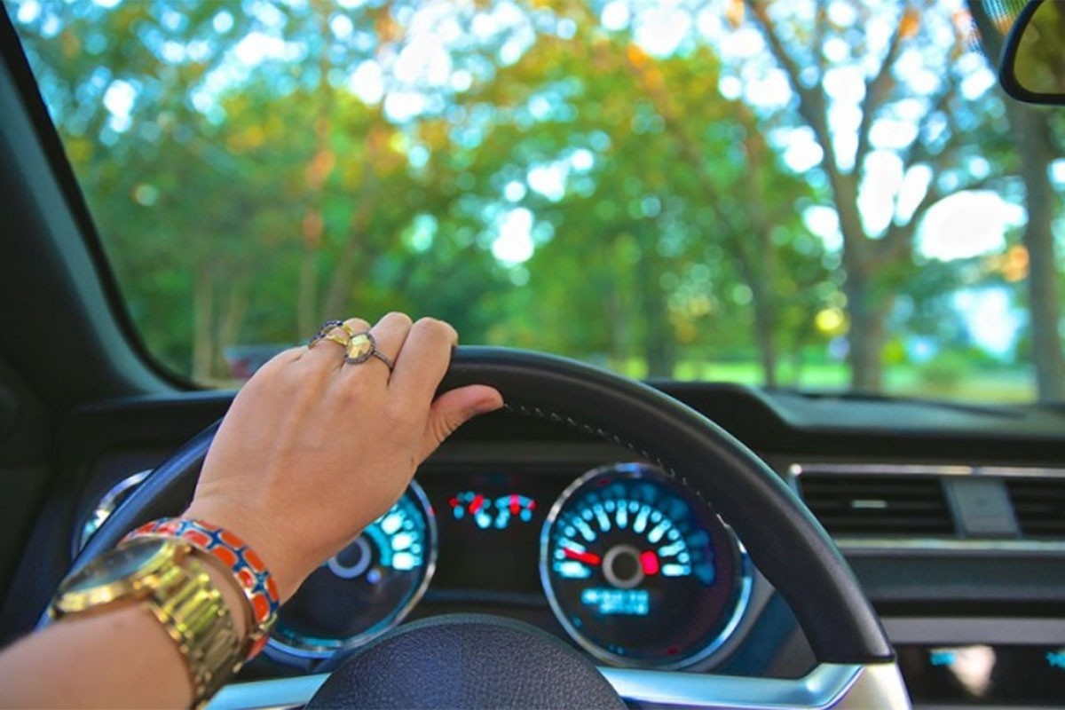 PUTEVI: Pojačan intenzitet saobraćaja, oprez zbog vrućine