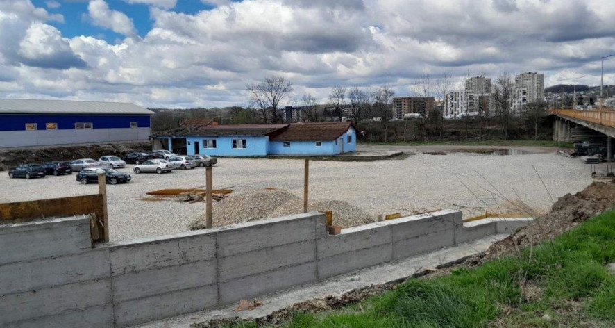 DOBOJ: Gradi se u vodotoku rijeke Bosne, a inspekcije, valjda, čekaju prijave građanskih aktivista