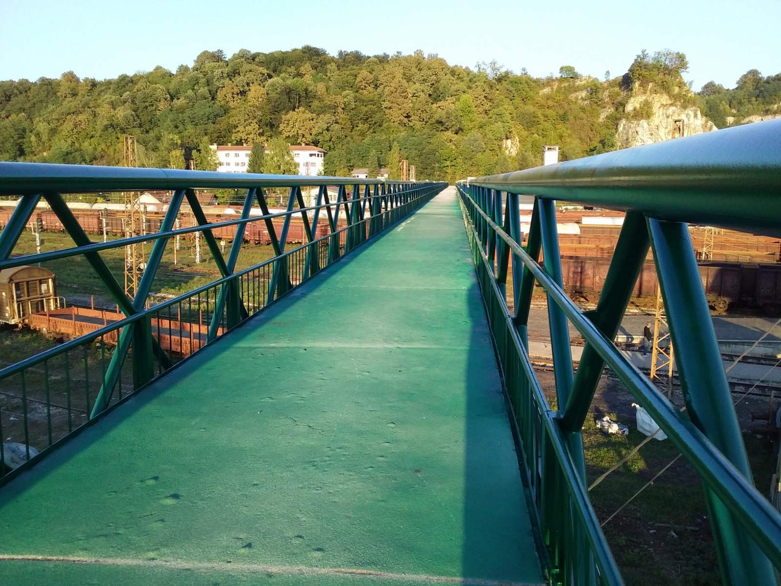 ZAVRŠENI RADOVI NA REKONSTRUKCIJI: Pasarela zasjala u punom sjaju (FOTO)