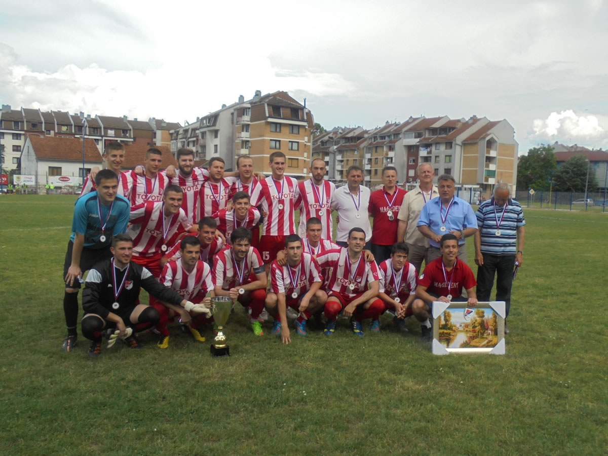 DRUGA FUDBALSKA LIGA - ZAPAD Pehar i medalje za novog prvoligaša