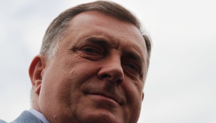 OTAC NACIJE MILORAD DODIK Svi Srbi sabrani pod kapu jednog čovjeka