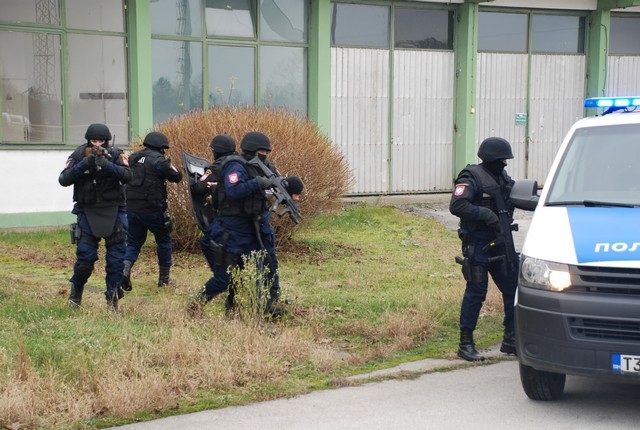 PU DOBOJ: Održana pokazna vježba u slučaju terorističkog napada (FOTO)