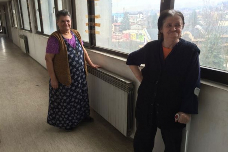 DOBOJ: Rasprodali radijatore pa se sada smrzavaju