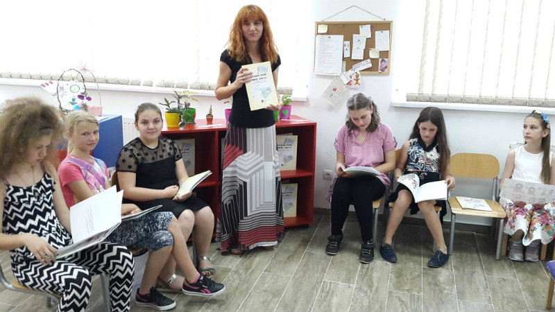 DOBOJ: Bibliotekarka koja djecu zaljubljuje u biblioteku, čitanje i knjige