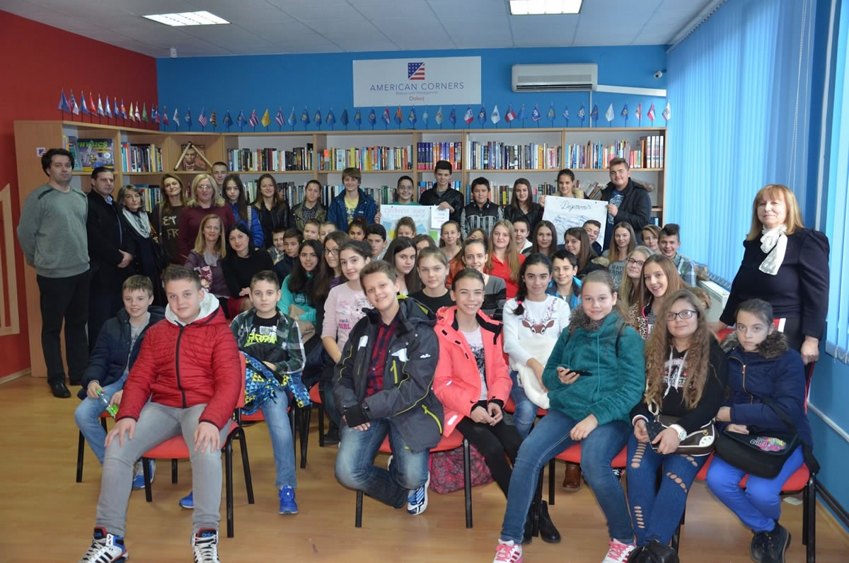DOBOJ: U Američkom kutku obilježen Međunarodni dan dječijih prava (FOTO)