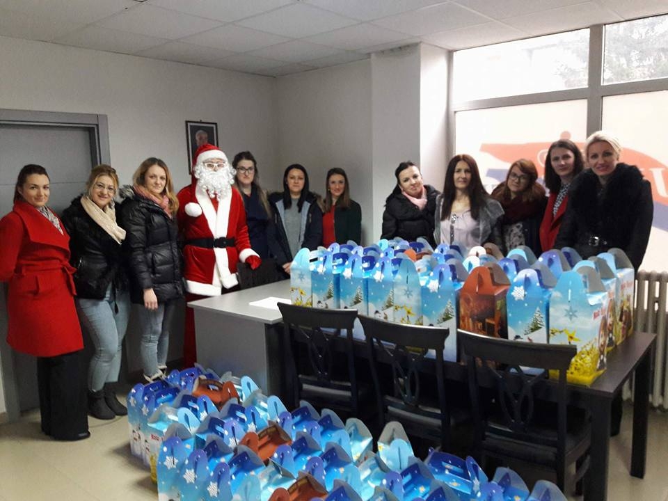 DOBOJ: Paketići za djecu iz socijalno ugroženih porodica