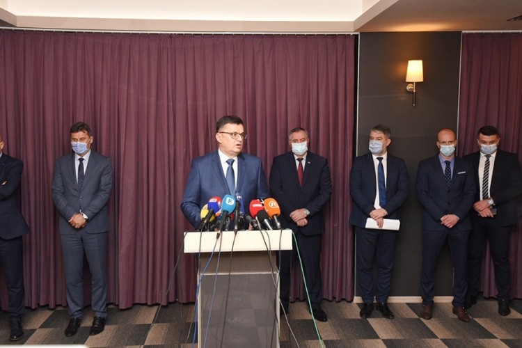 DOBOJ: Neće biti zaključavanja, naručeno više od 1,2 miliona vakcina