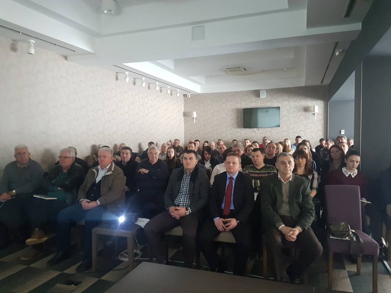 DOBOJ: Privrednici zainteresovani za grantove iz Challenge fonda (FOTO)