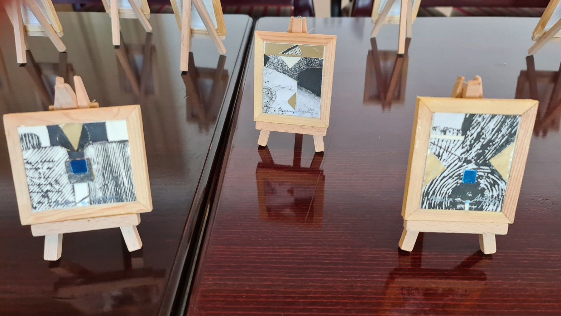 DOBOJ: Izložba minijature "Kvadratna božanstvenost" Valentine Ilijevske