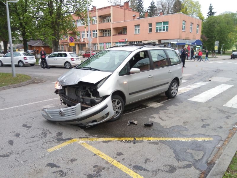 U BLIZINI RESTORANA "KUŠTRO": Stravičan sudar automobila (FOTO) (VIDEO)