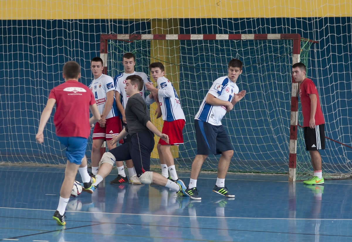 22. BOŽIĆNO – NOVOGODIŠNJI TURNIR U MALOM FUDBALU "DOBOJ 2016": Igrali juniori, žene i seniori