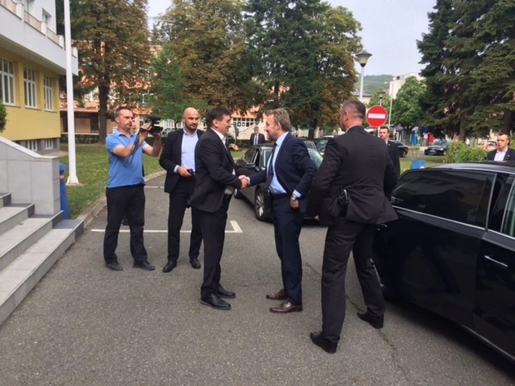 KUCAMO NA VRATA ZABORAVLJENIH ASOVA: Izetbegović gradonačelniku Doboja obećao podršku SDA i ubuduće