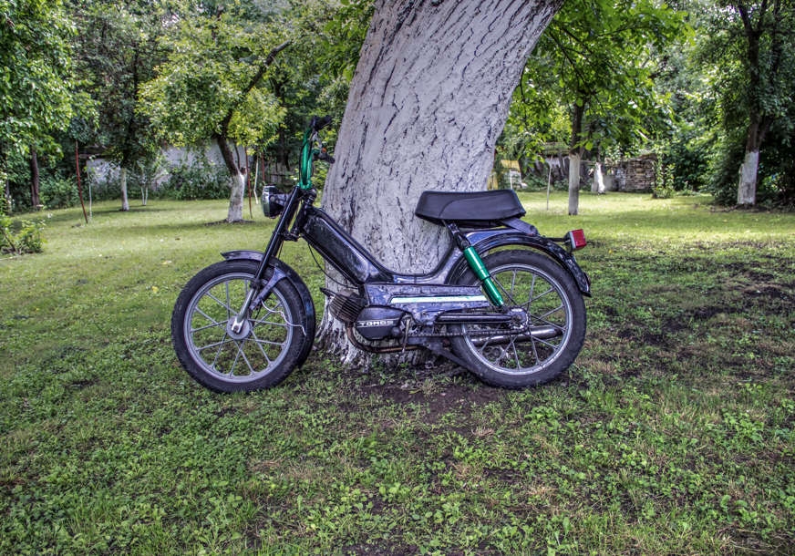 DOBOJ: Oduzet motocikl, vozač odbio da se testira na droge