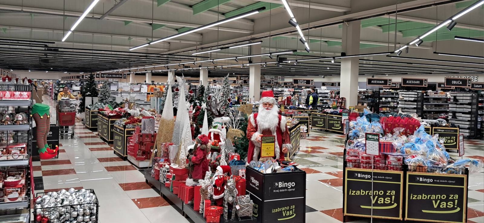 Zabava i specijalne pogodnosti na otvorenju hipermarketa Bingo u Doboju