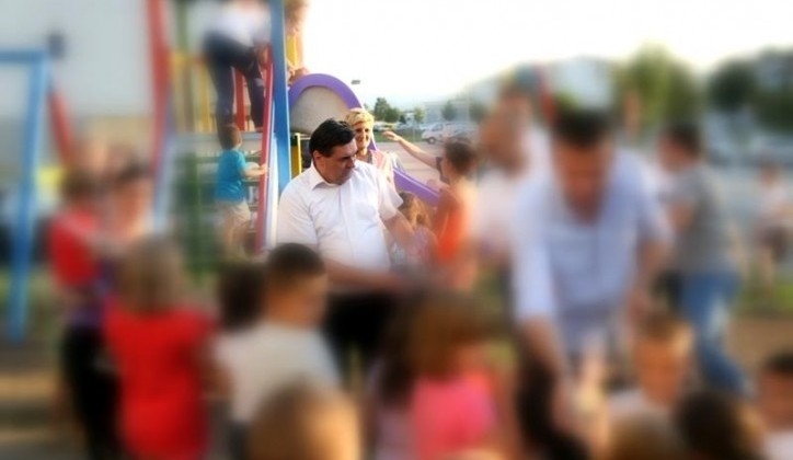 GAZIMO PO DJECI ZARAD POLITIKE: Preko najmlađih do glasova