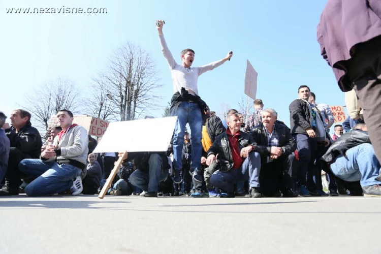 DOBOJ: Radnici Željeznica RS koji štrajkuju glađu pozvali građane na okupljanje