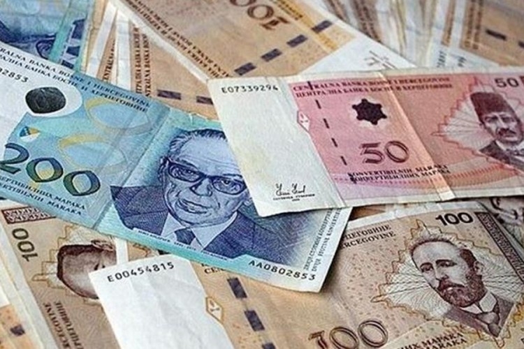 Februarski prosjek plate u BiH 895 KM