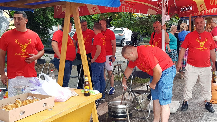POKAZALI KULINARSKE VJEŠTINE U Doboju održan “Gastro fest”, pobjednici otkrili tajnu DOBROG KOTLIĆA