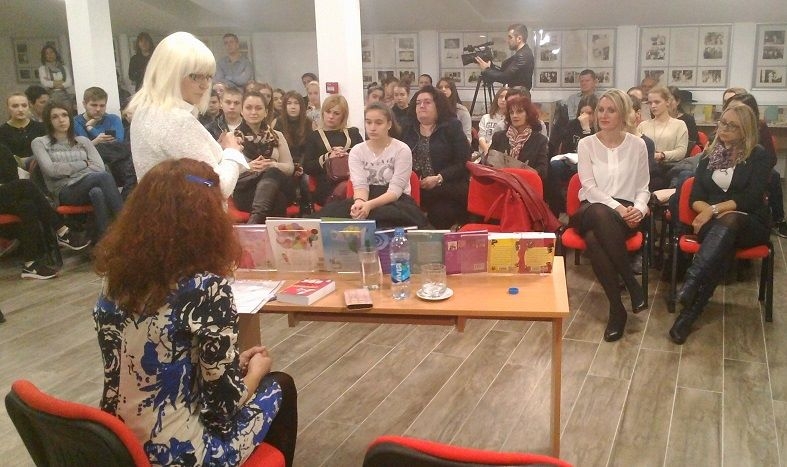 DOBOJ: Violeta Babić predstavila knjigu „Moj prvi slikovni rečnik srpskog jezika“