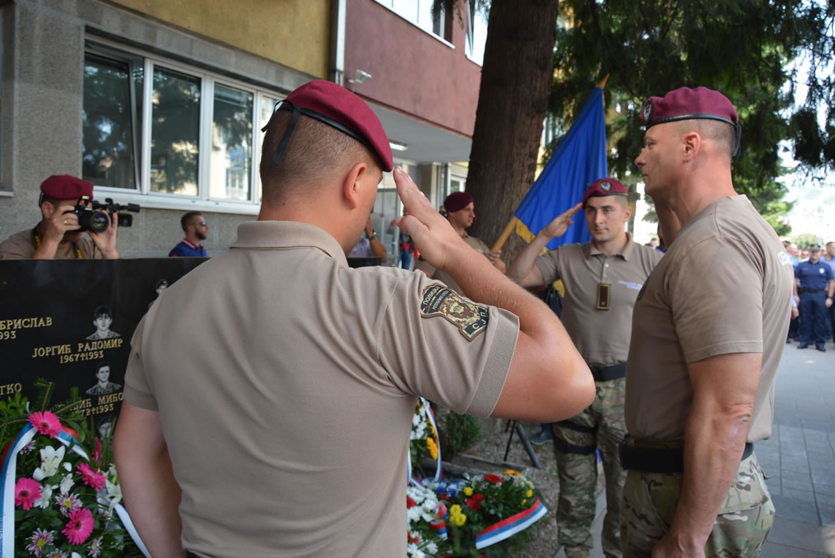 DOBOJ: Pomen stradalim pripadnicima Petog odreda specijalne policije (FOTO)