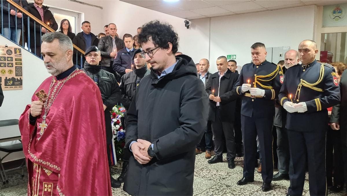 DOBOJ: Služen parastos za poginule policajce u Odbrambeno-otadžbinskom ratu