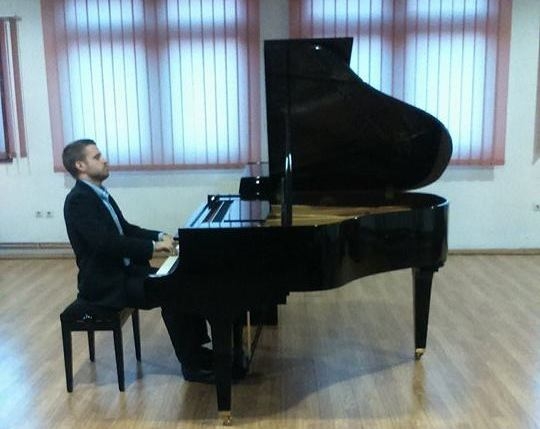 SOLISTIČKI KONCERT SLAVIŠE ĐURIĆA Pijanista duše